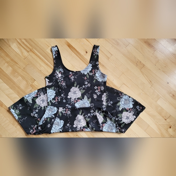 A summer dress by Divided - Picture 3 of 3